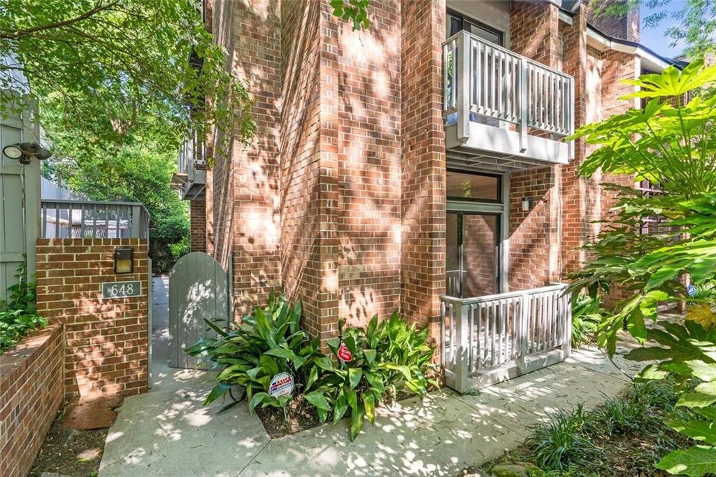 648 Cleburne Terrace NE