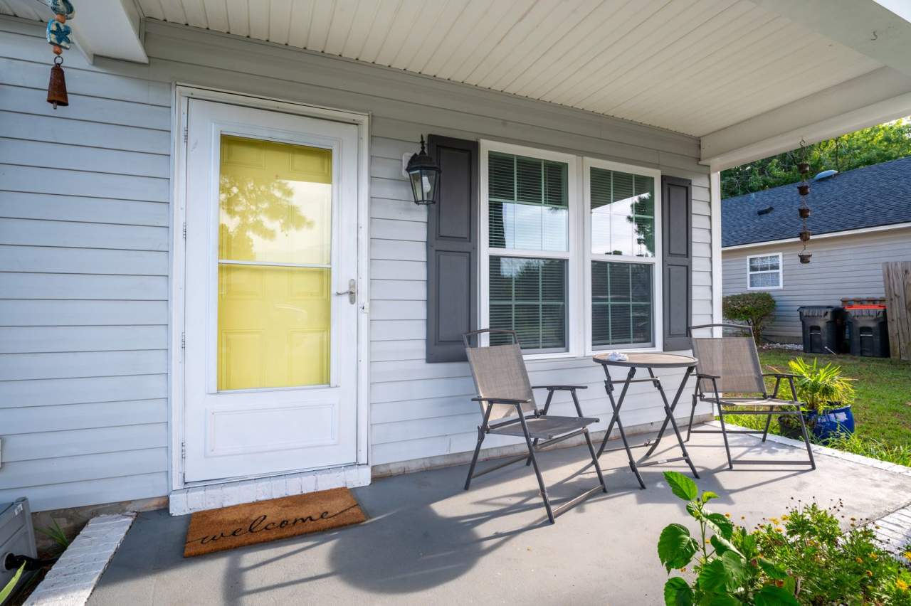 FURNISHED MONTHLY RENTAL-AVAILABLE STARTING MARCH 2026