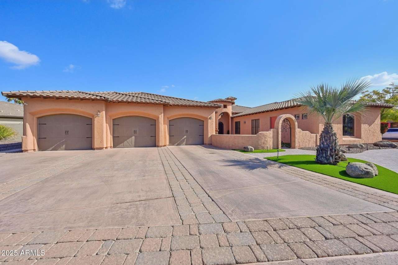 351 N CLOVERFIELD Circle