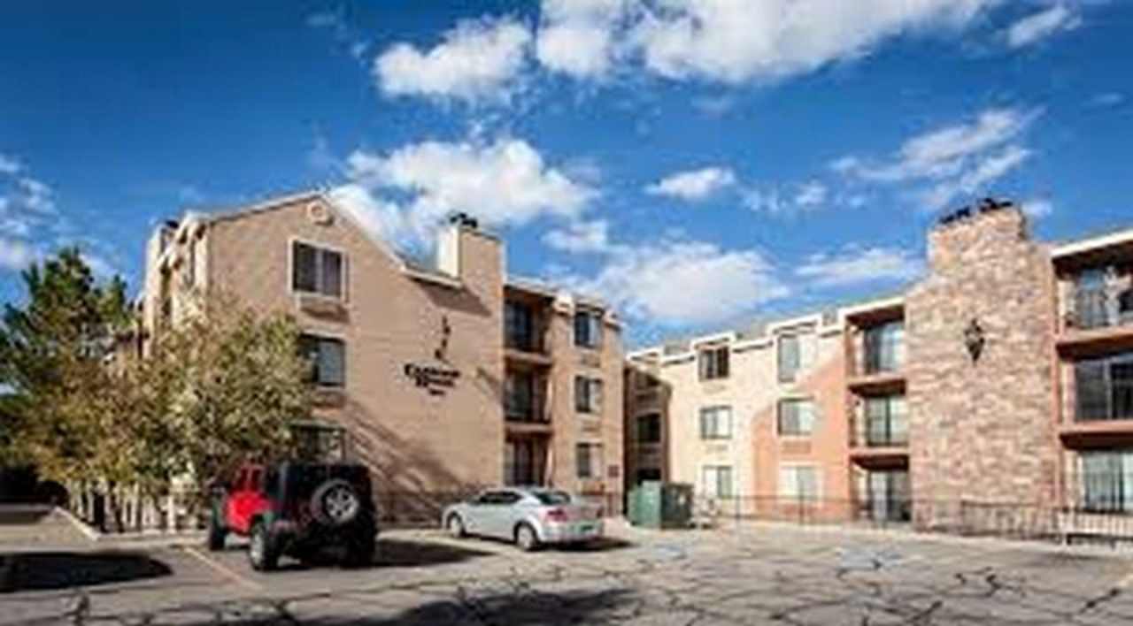 Perfectly Located Carriage House Condo