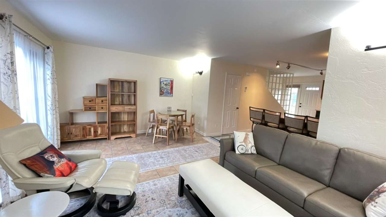 Furnished 2 Bdrm/2 Bath Condo in the Heart of Downtown Ashland!