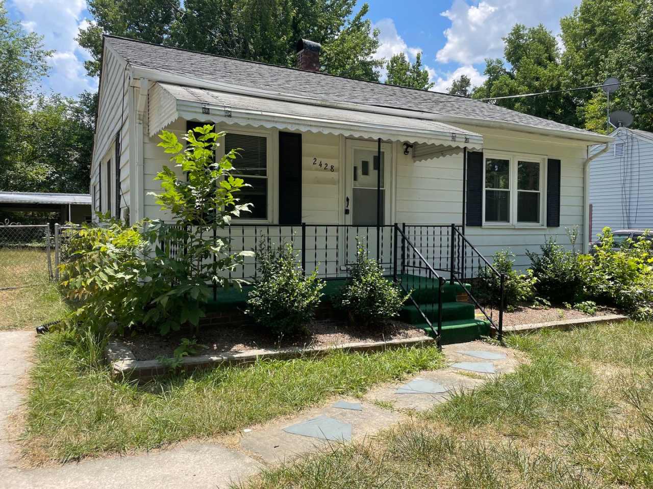 Adorable 2 Bedroom Convenient to HPU