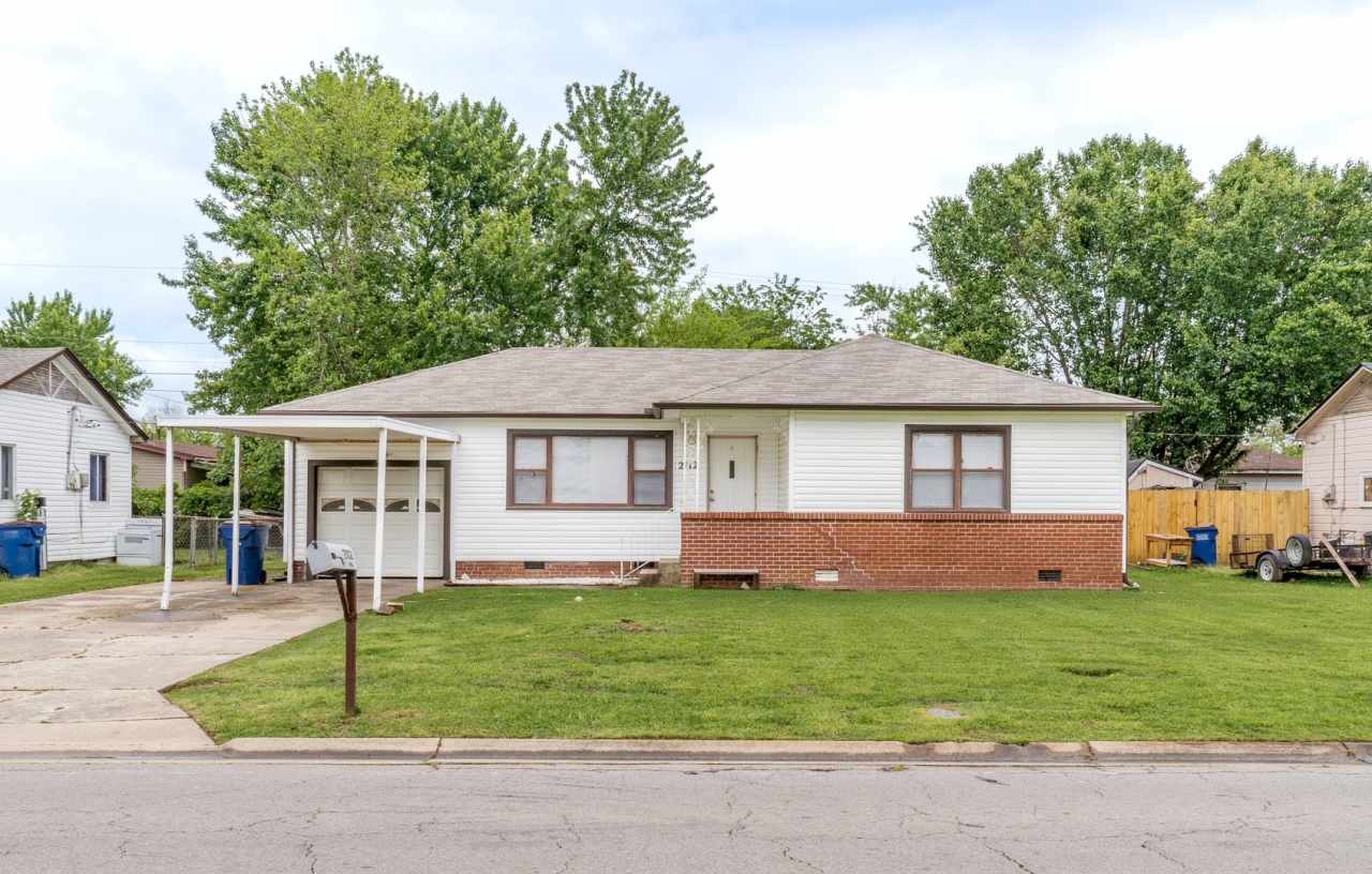 * Move-In Special * Charming 3 Bedroom, 1.5 Bathroom Home in Fort Smith