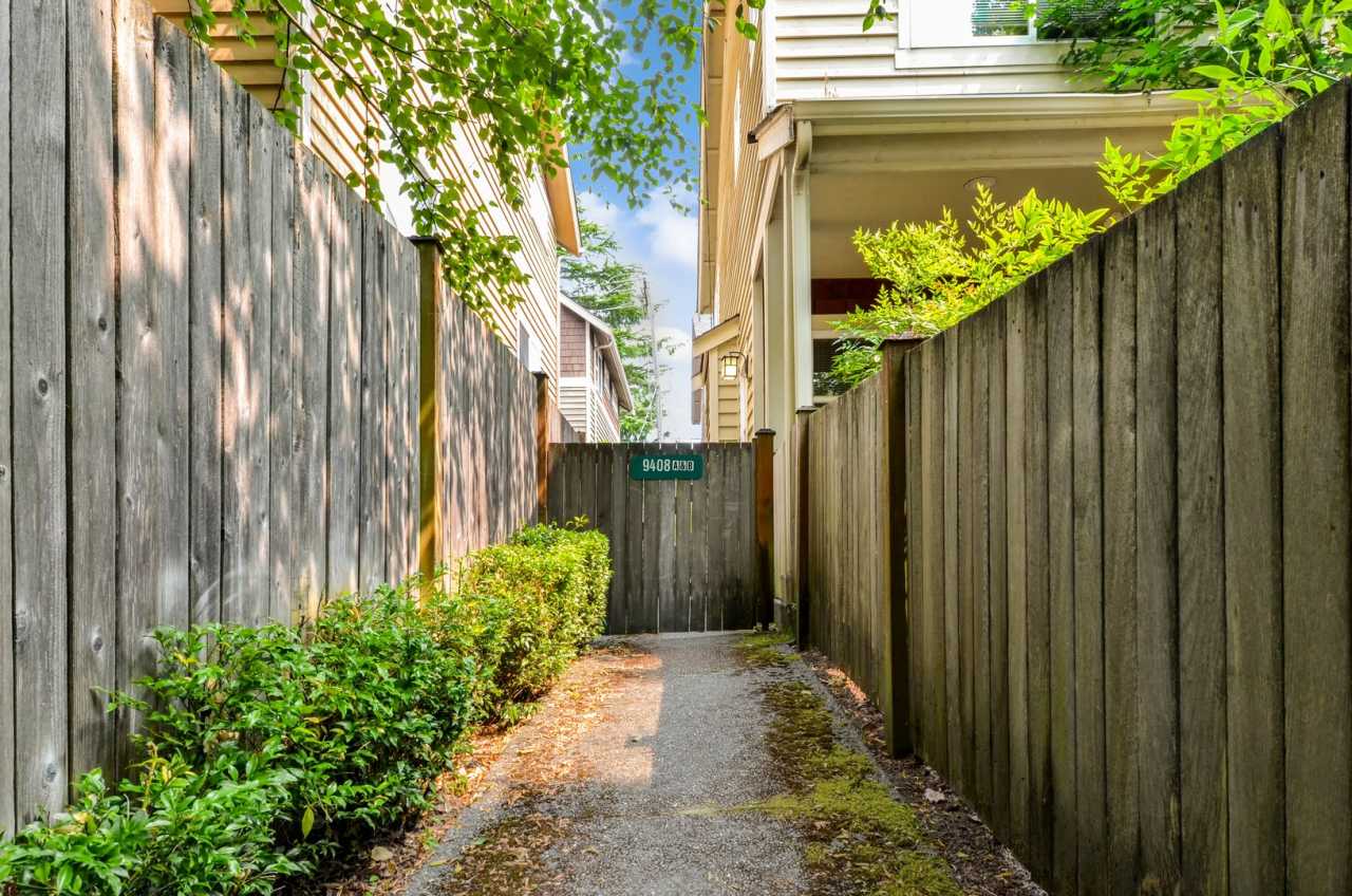 Updated Townhouse Near Fauntleroy Park with Private Suites and Parking