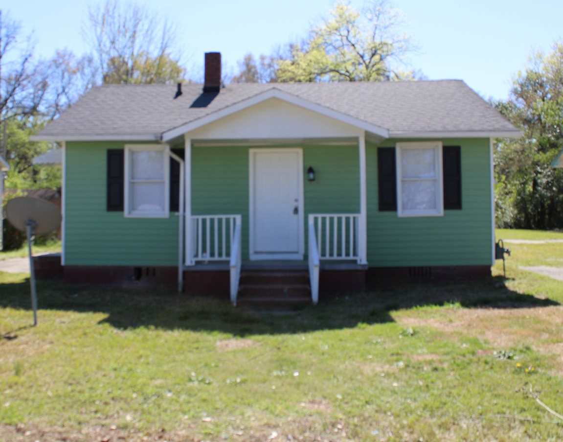 Newly Renovated 3 Bedroom Home W/ Bonus Room!