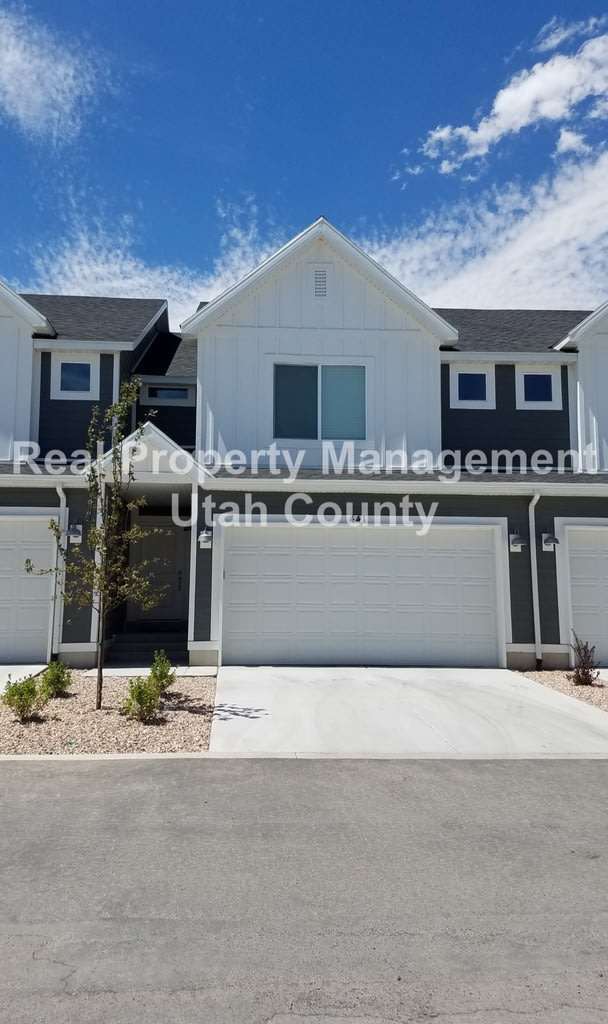 Town home near Pool in Saratoga Springs
