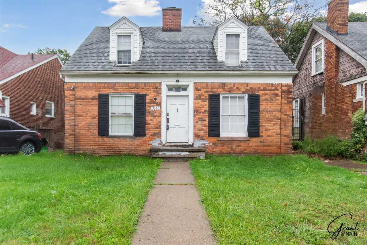 $1290 3 bedroom bungalow