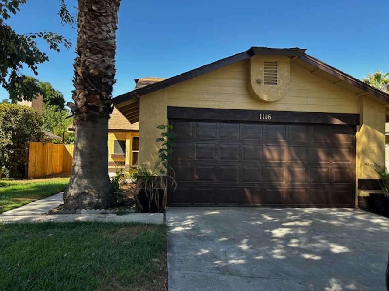 MOVE IN SPECIAL - Available Now - Charming 2-Bedroom Home in Bakersfield