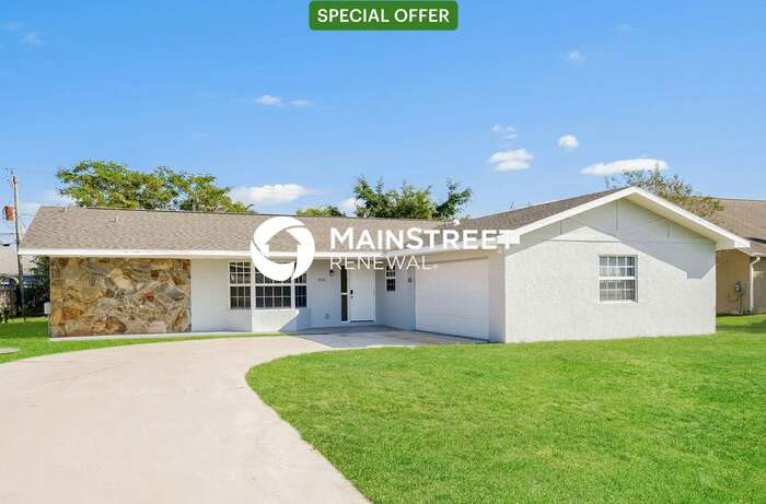 1061 Southwest Sudder Avenue