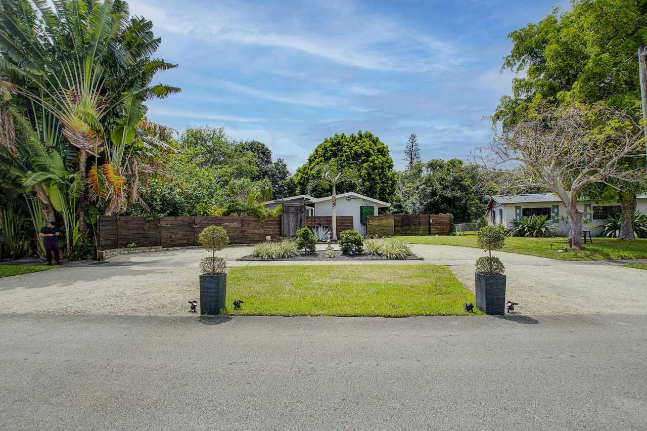 1124 Northwest 15th Court