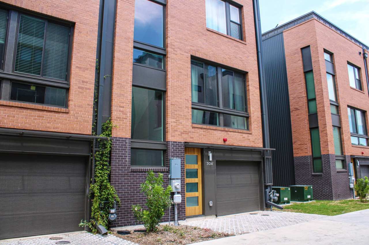 LUXURY 3-BEDROOM PEARL-DISTRICT TOWNHOME