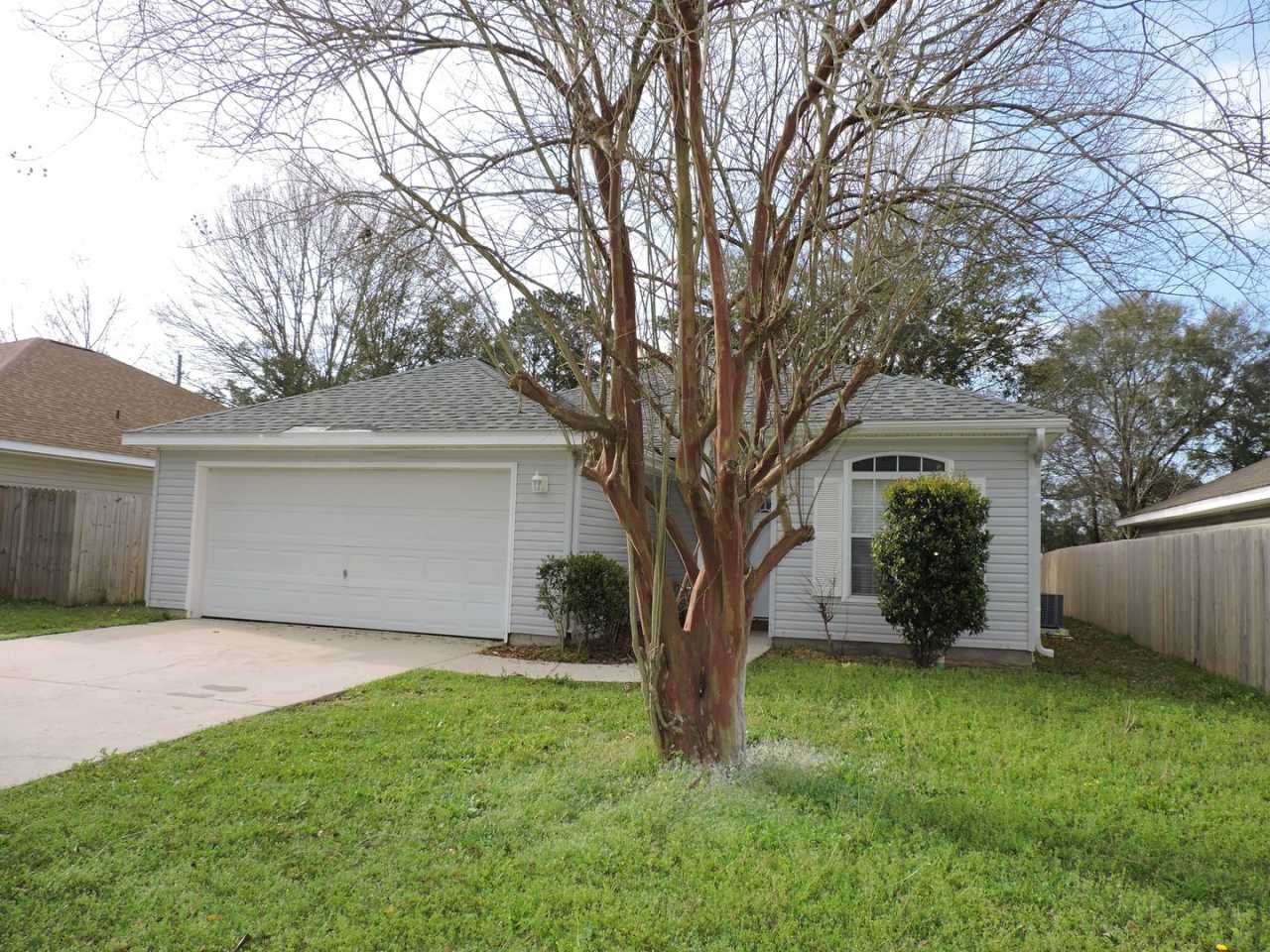 Easy access to shopping  Navy Federal complex.