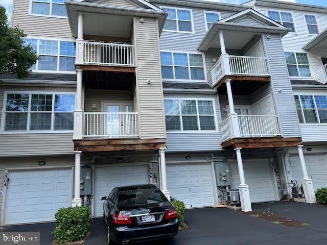 2066 UNIVERSITY Boulevard W unit: 7