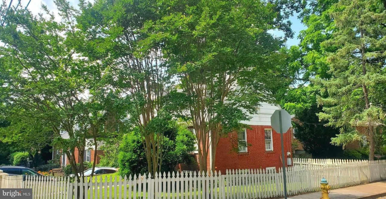 1018 N HARRISON Street