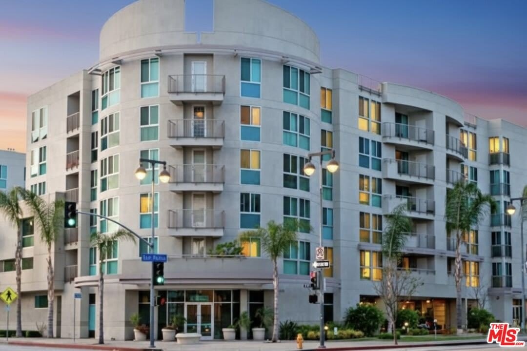 267 S San Pedro St unit: 306