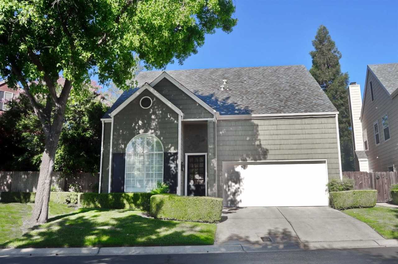 Beautiful 3/3 near Clovis West