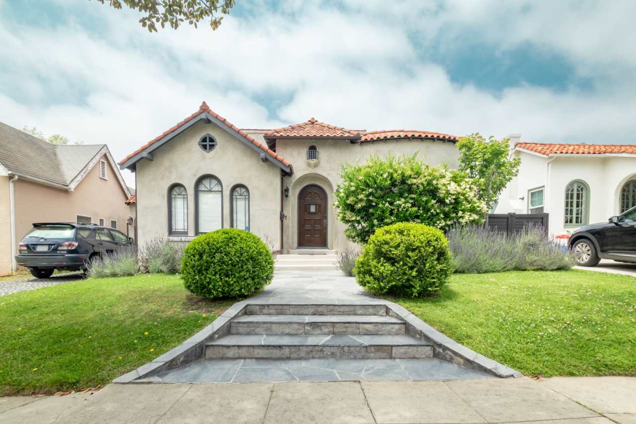 6 Bed 5 Bath House with Fully Converted Cottage in Los Feliz Neighborhood