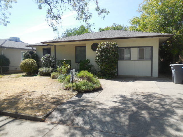 CHARMING GARDEN TRACT HOME