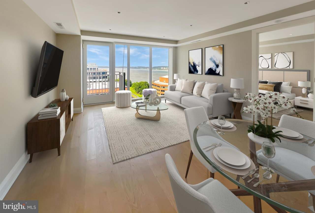 925 N FAIRFAX STREET