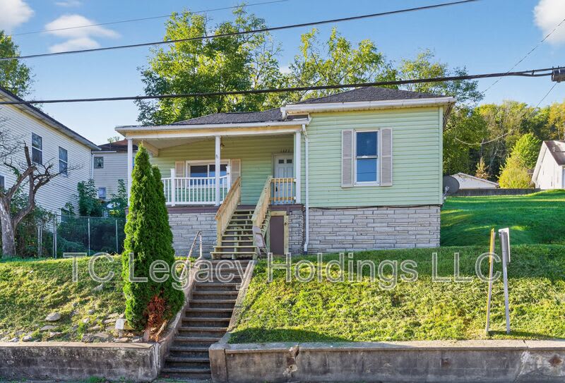 1627 West Pike Street