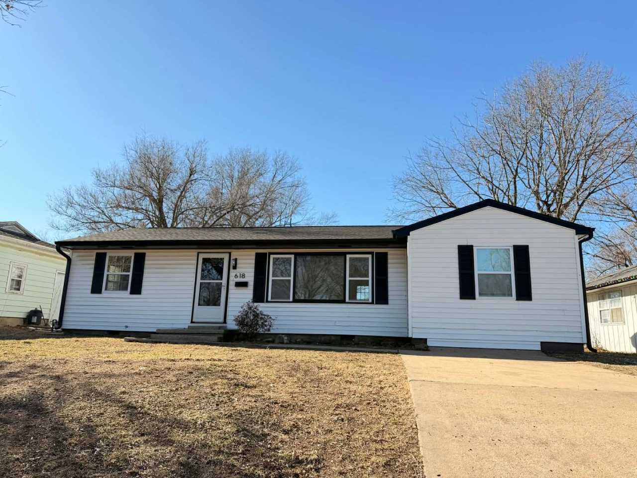 Beautiful 3 bedroom / 2 bathroom house in Joplin Mo with fenced in Yard!!