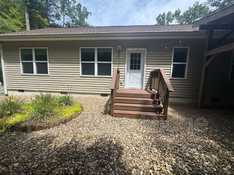 221 Indian Ridge Trail