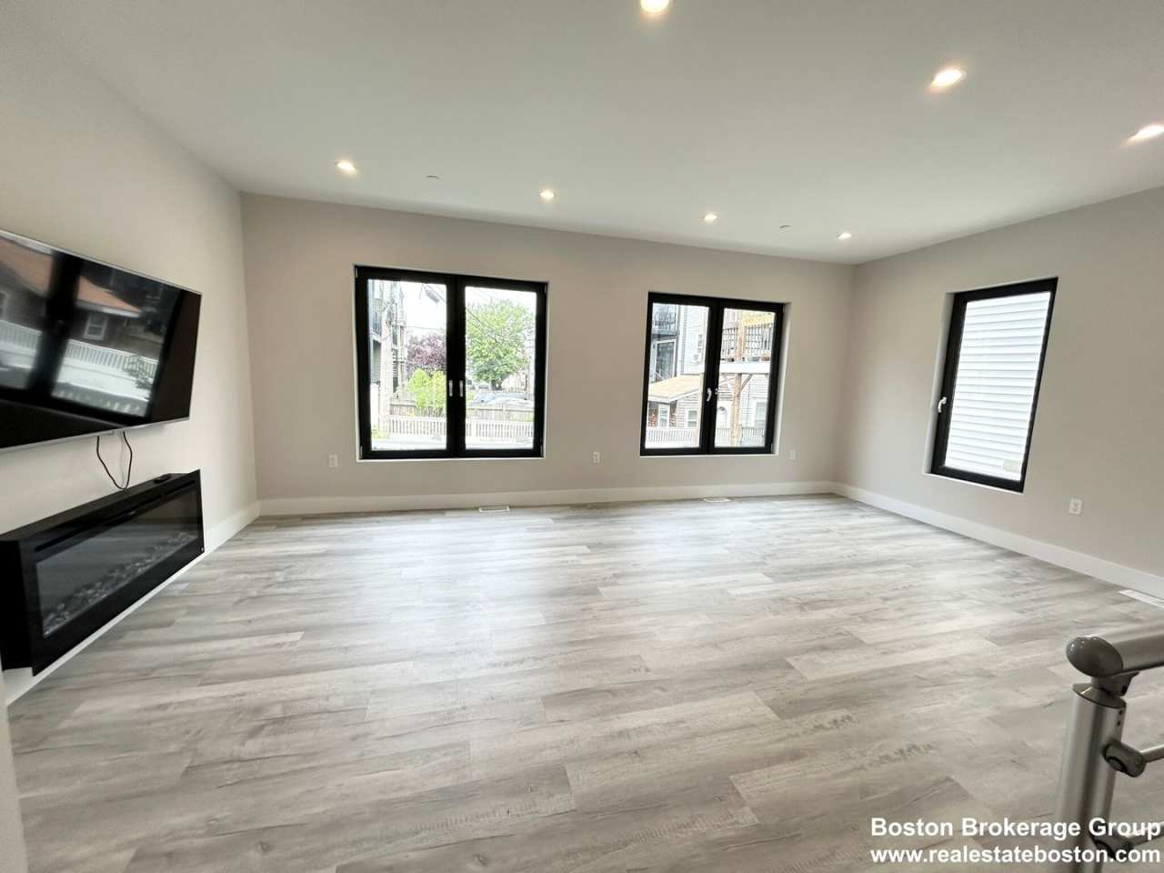 Beautiful south end 5 bed 3.5 baths.....