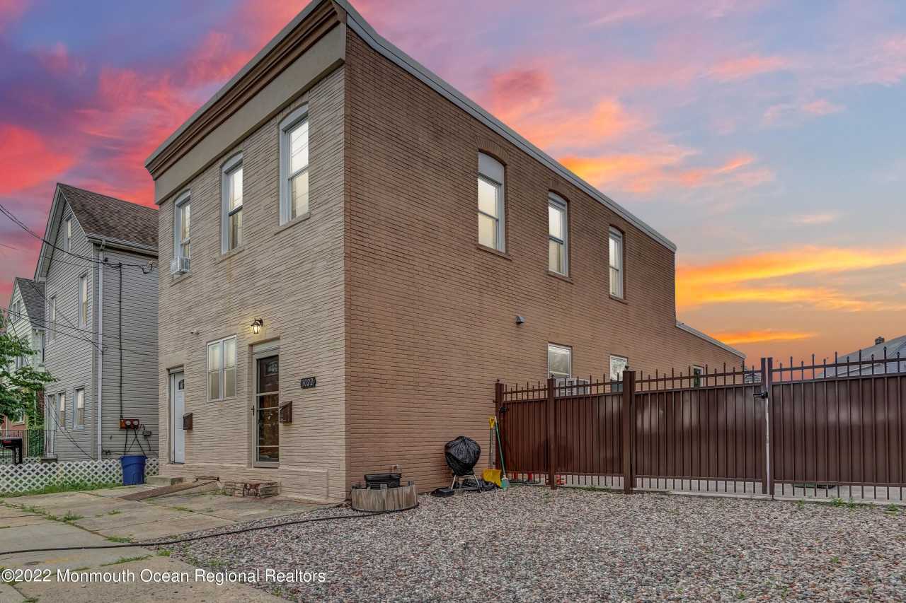 3022 S Wood Avenue unit: 2