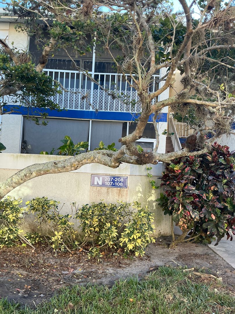 Midport 1 2nd floor Condo unit 1 bedroom 1 bath