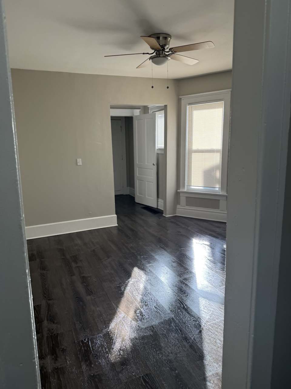 2428 W MINERAL ST - LOWER