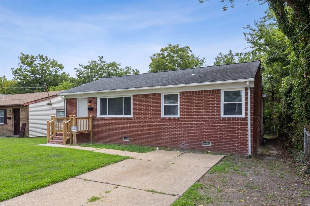 4BR | 2 Full Baths | Downtown Newport News