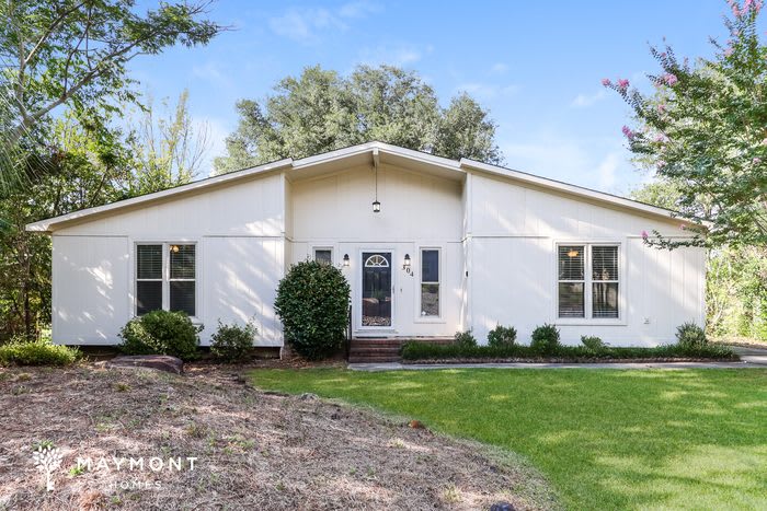 304 East Wynngate Drive