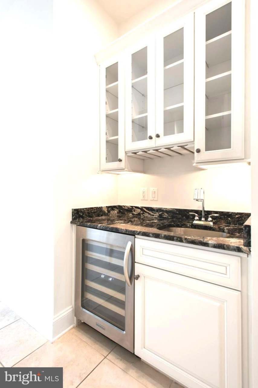 8319 QUARRY MANOR Terrace