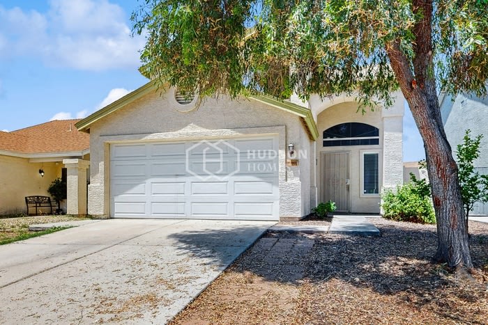 10390 North 76th Drive