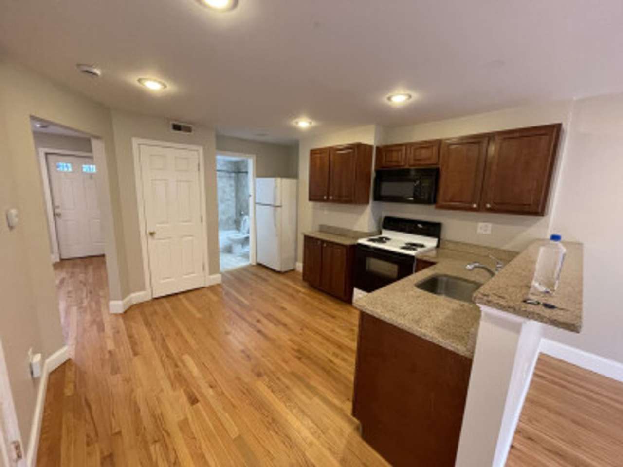Updated Boston/Roxbury 1 Bed Near BMC and BU Medical. Parking Included. NO BROKER FEE