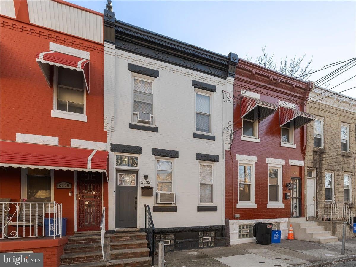 2532 W SERGEANT STREET