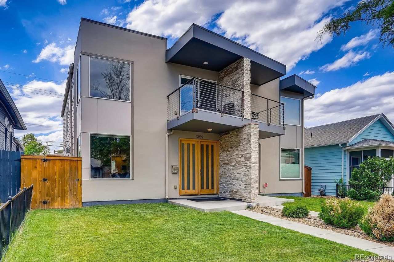 Beautiful 3 bedroom, 3 bath, READY NOW!