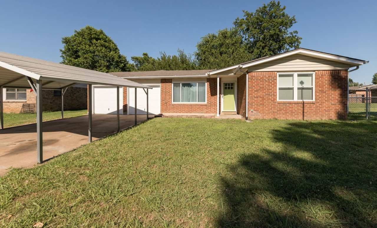 4 Bed / 2 Bath in East Tulsa!