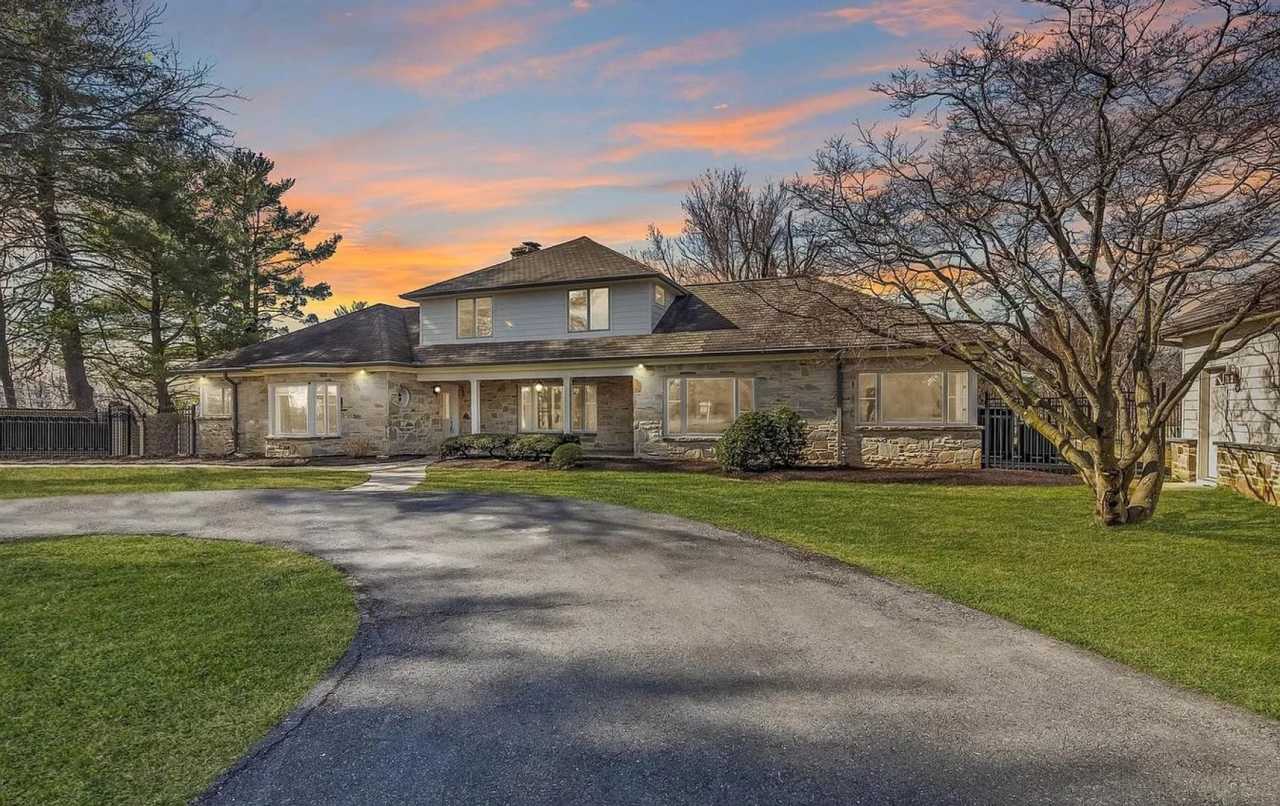 Stunning 4 BR/3.5 BA Single-Family Home in Laurel!