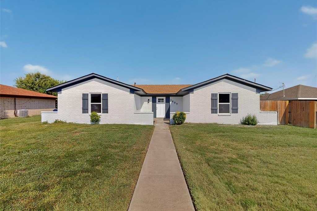 1407 El Camino Circle