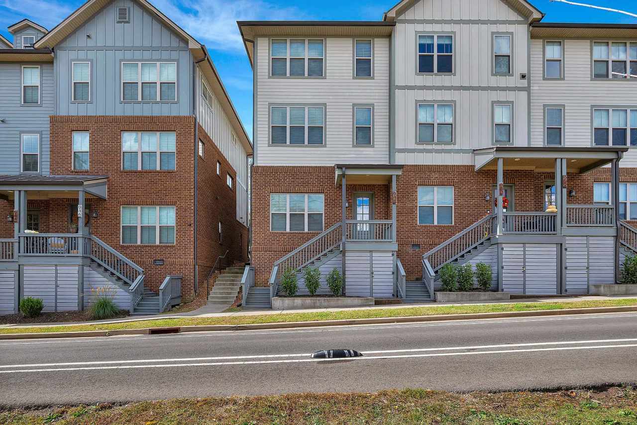 948 Riverside Drive - 1