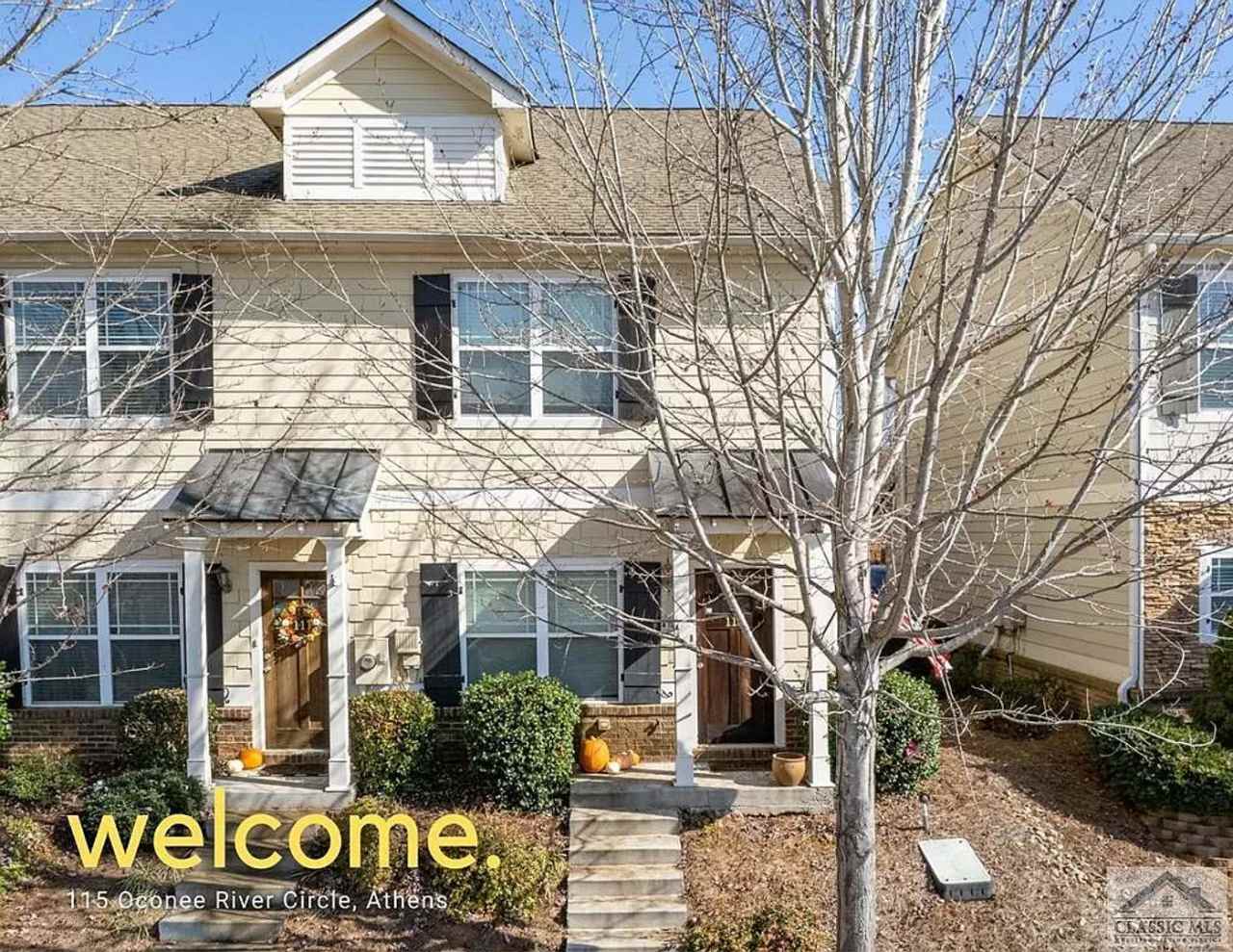 Awesome Two Bedroom Condo @ Whitehall Village!