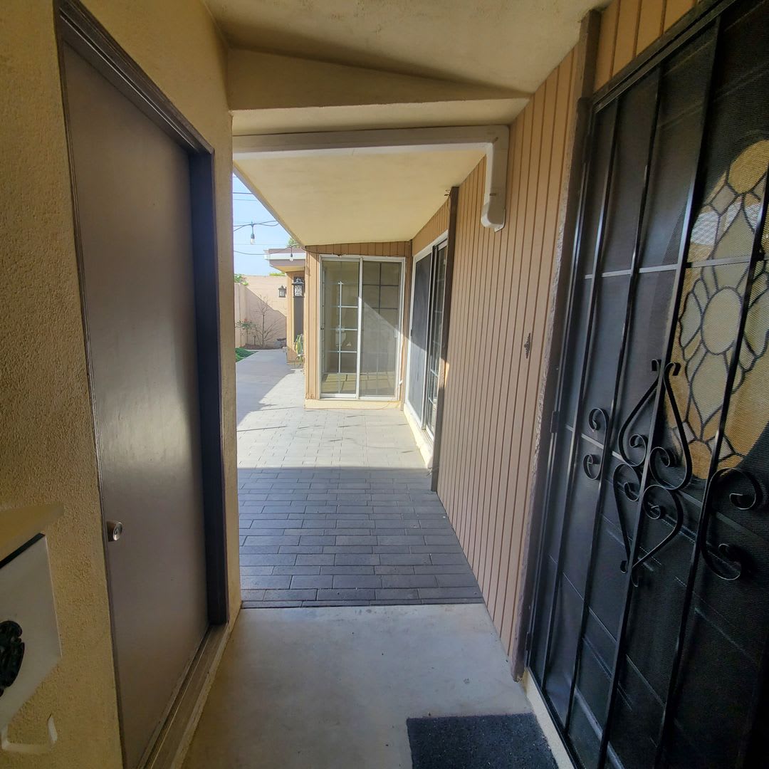 Beautiful and Spacious 2-bedroom, 2-bath home in Gardena