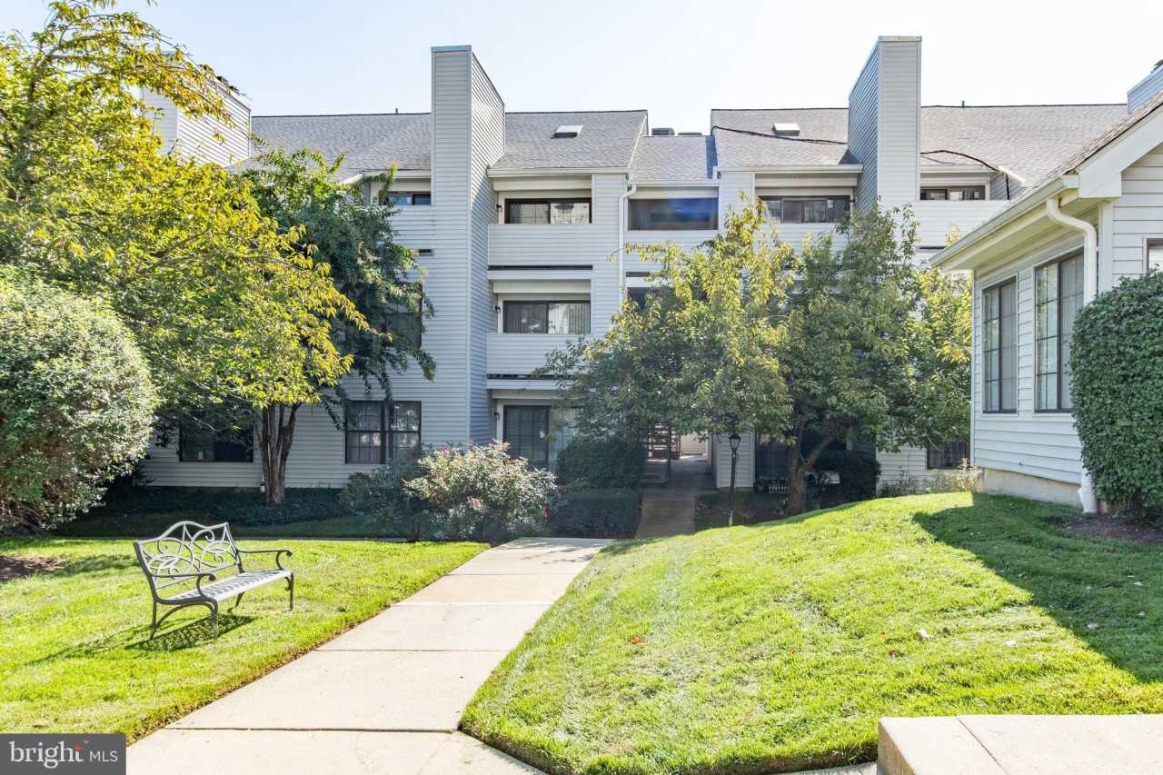 1625 CARRIAGE HOUSE Terrace unit: Aa