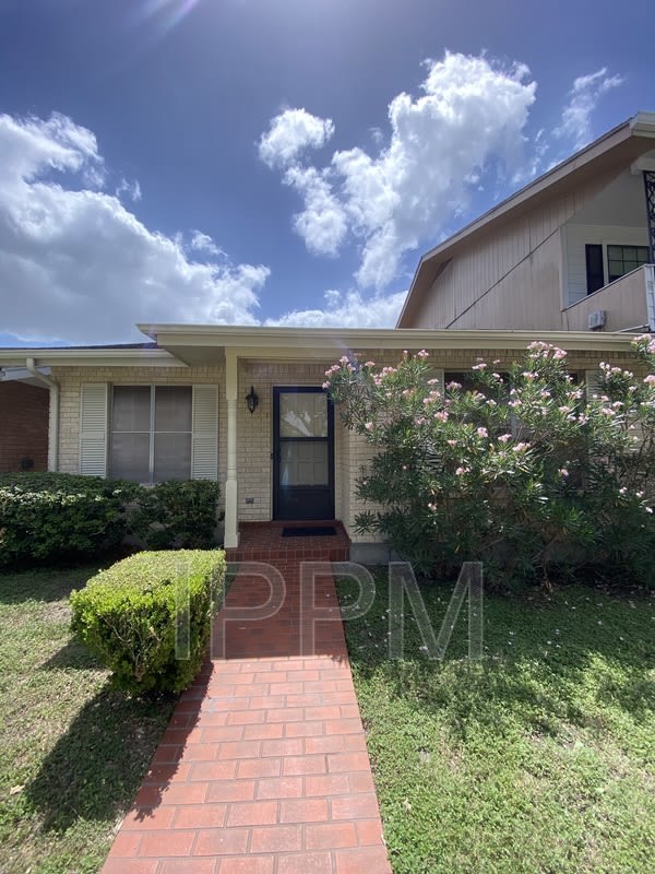 1710 Palm Valley Dr W