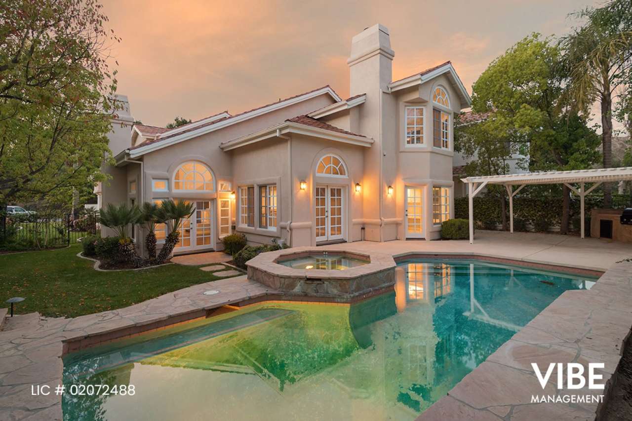 Beautiful Spacious North Ranch Pool Home