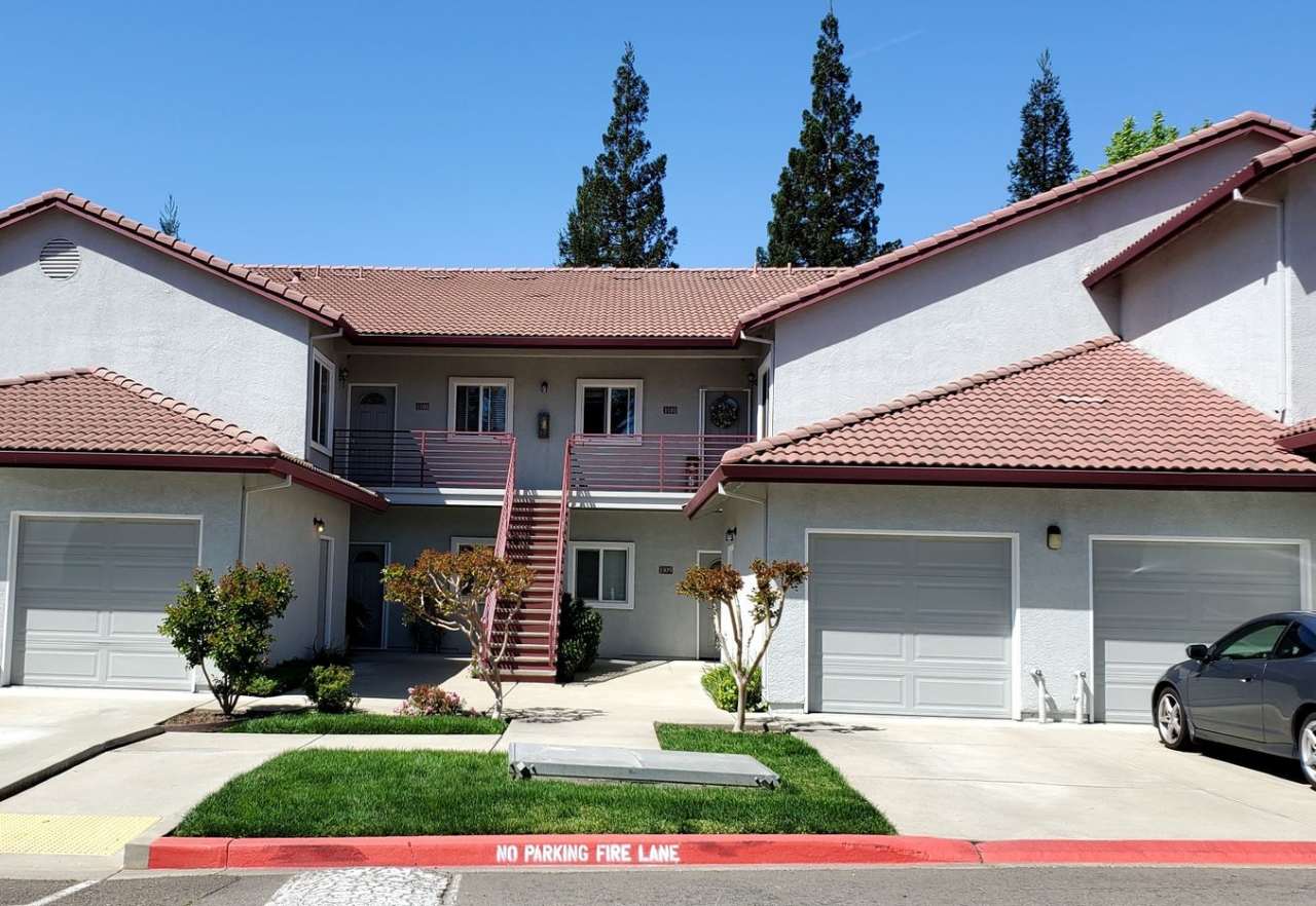 AMAZING 3/2 Condo! Don't miss this one!! Please see entire ad for viewings!