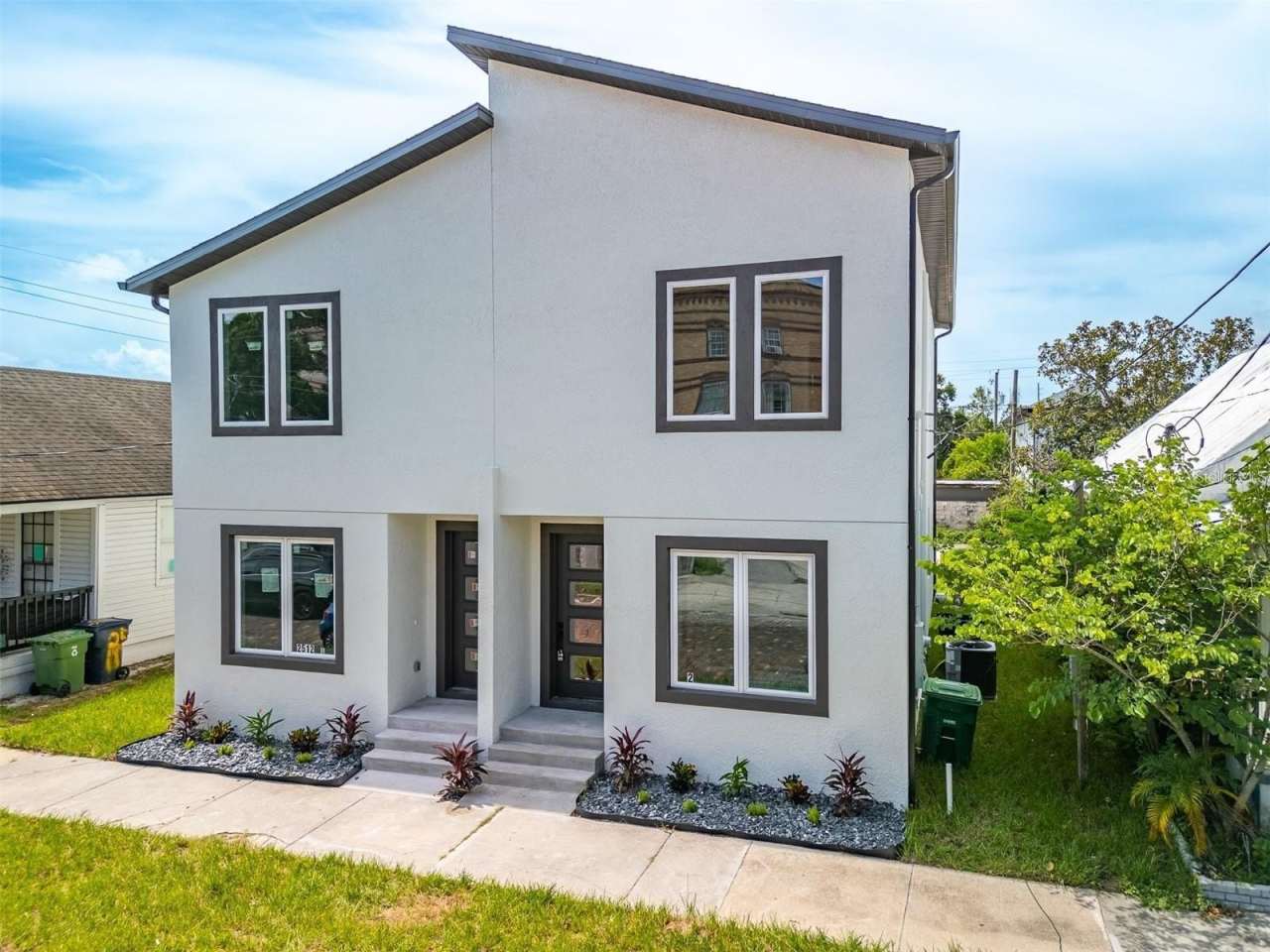 2512 W CHESTNUT STREET