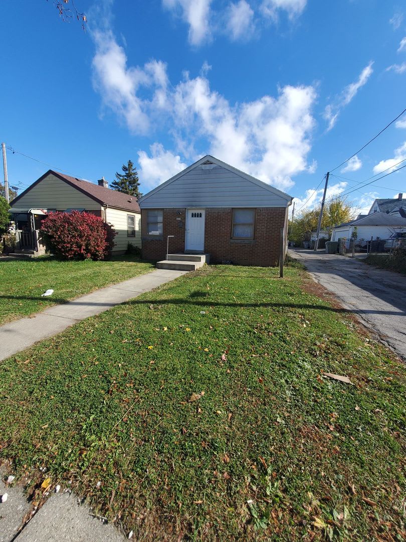 2 Bedroom Single Family - Brand new Flooring