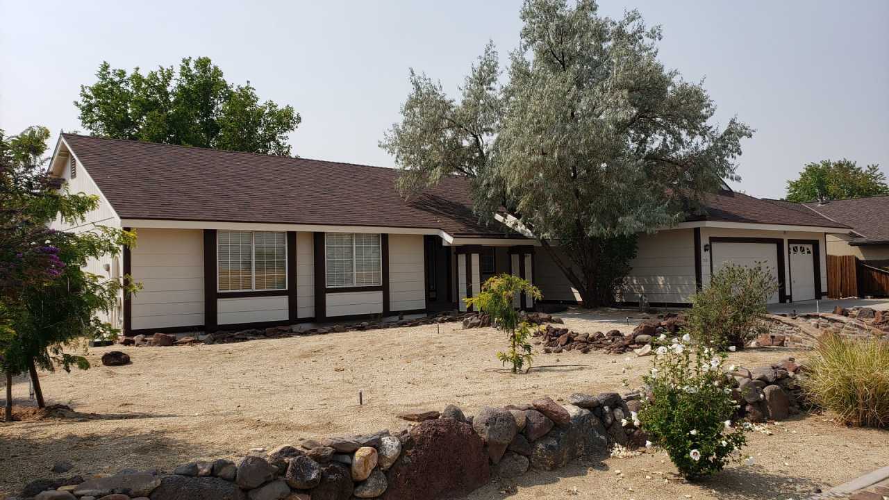 ONLY $2,550 PER MONTH FOR THIS SPACIOUS RANCH STYLE HOME - 2056 SQ FT / 3BDRM/2BATH/3GARAGE ON OVER ONE ACRE LOT IN SPANISH SPRINGS
